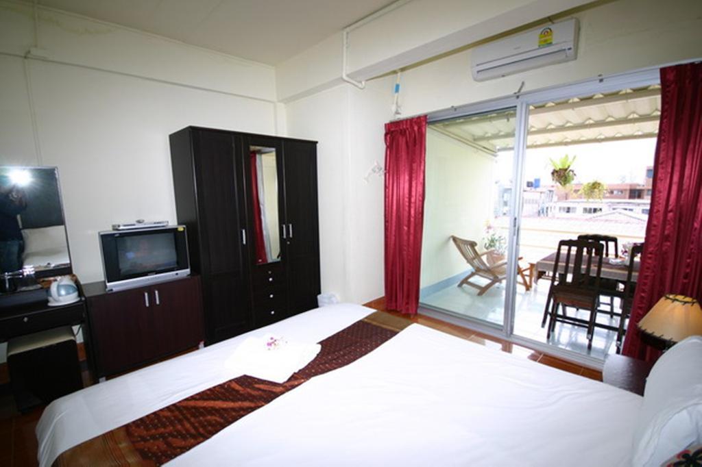 Karon 2Gether Guesthouse الغرفة الصورة
