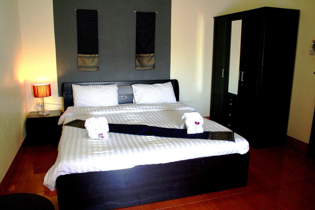 Karon 2Gether Guesthouse الغرفة الصورة