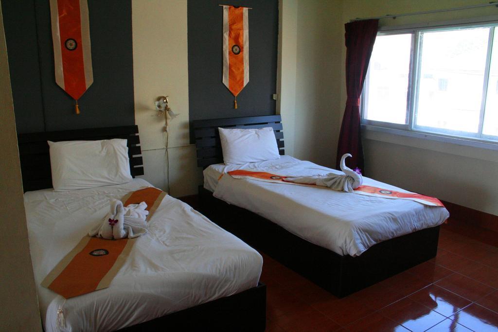 Karon 2Gether Guesthouse الغرفة الصورة
